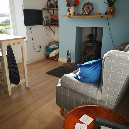 Apartamento Beside The Bay Millport Habitación foto